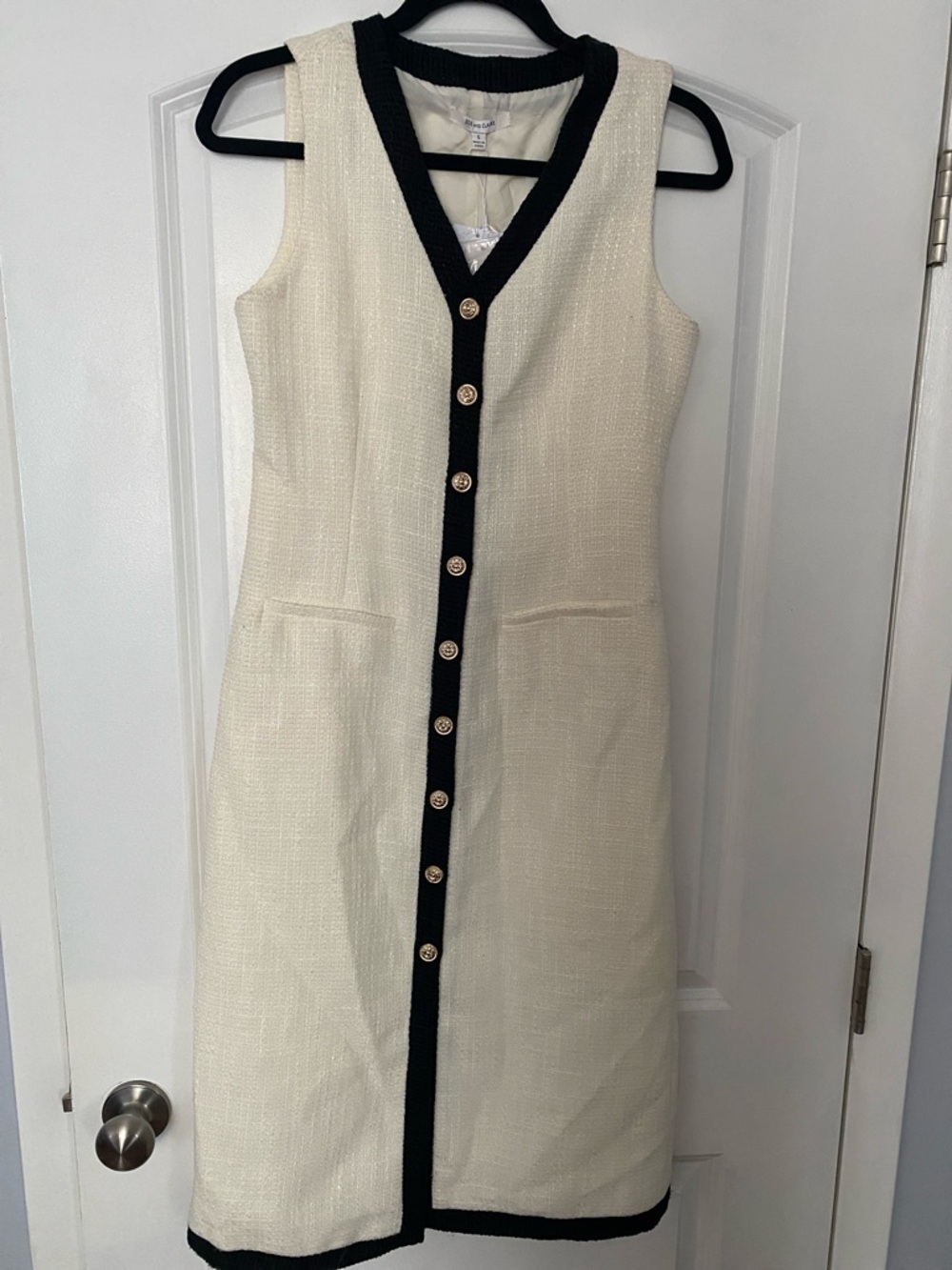 Zoe and Claire cream sleeveless tweed dress with contrast black trim size XS NEW